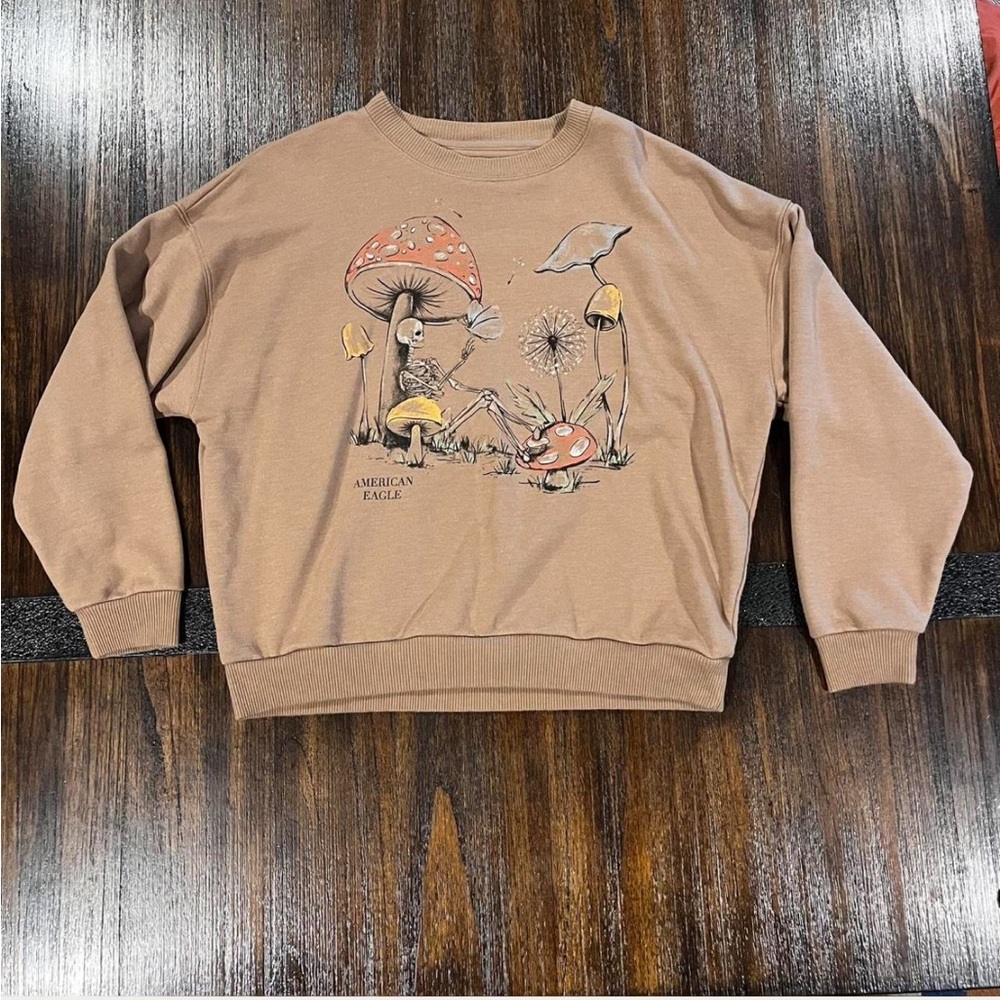 American Eagle Outfitters Tan Graphic Men's Crewneck Sweater